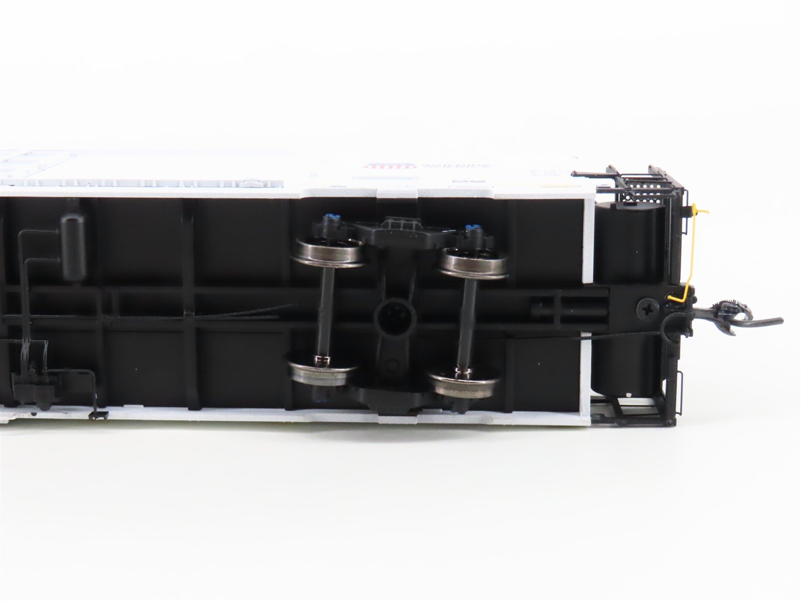 HO Scale BLMA Models 52013 ARMN UP Union Pacific Railroad 64' Reefer #111272