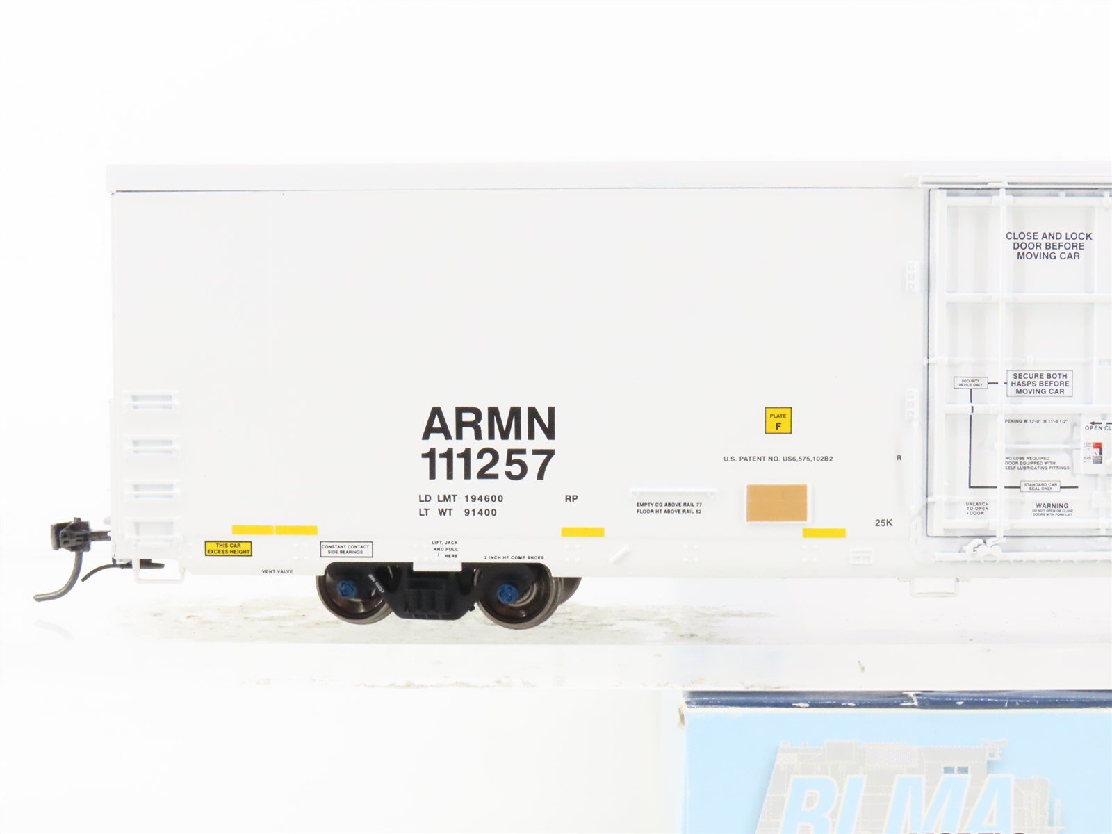 HO Scale BLMA Models 52012 ARMN UP Union Pacific Railroad 64' Reefer #111257