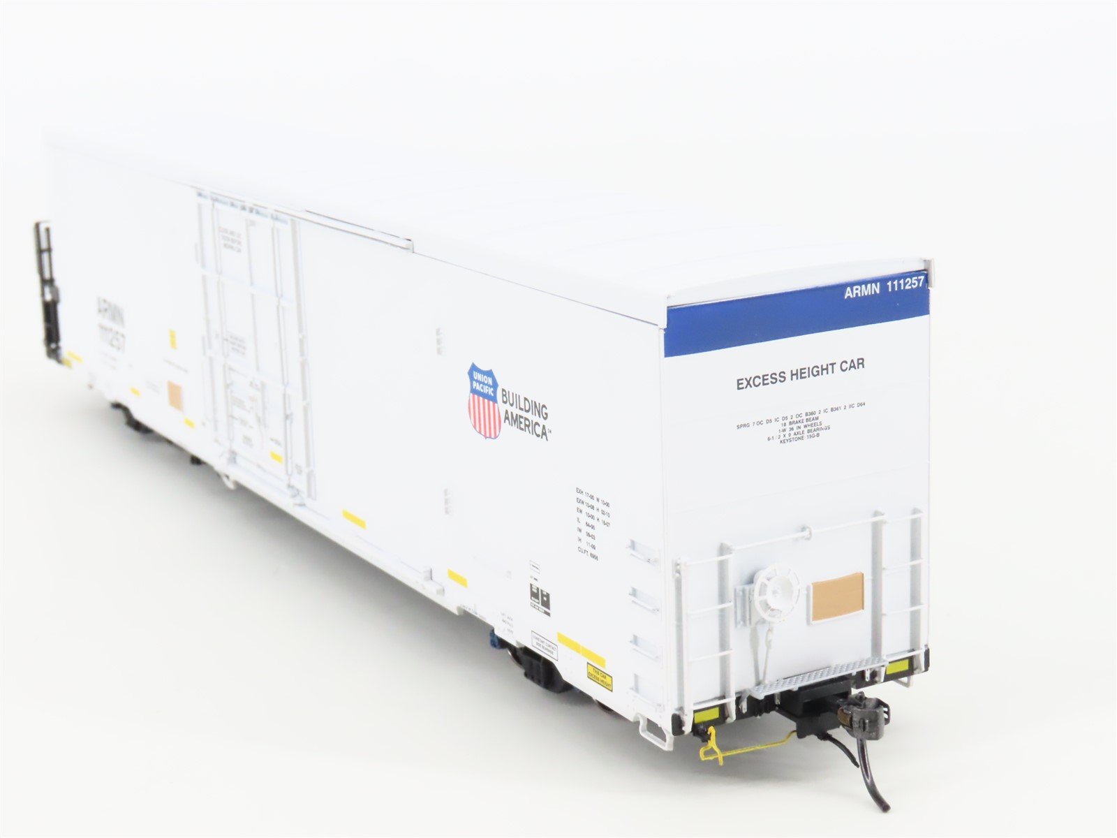 HO Scale BLMA Models 52012 ARMN UP Union Pacific Railroad 64' Reefer #111257