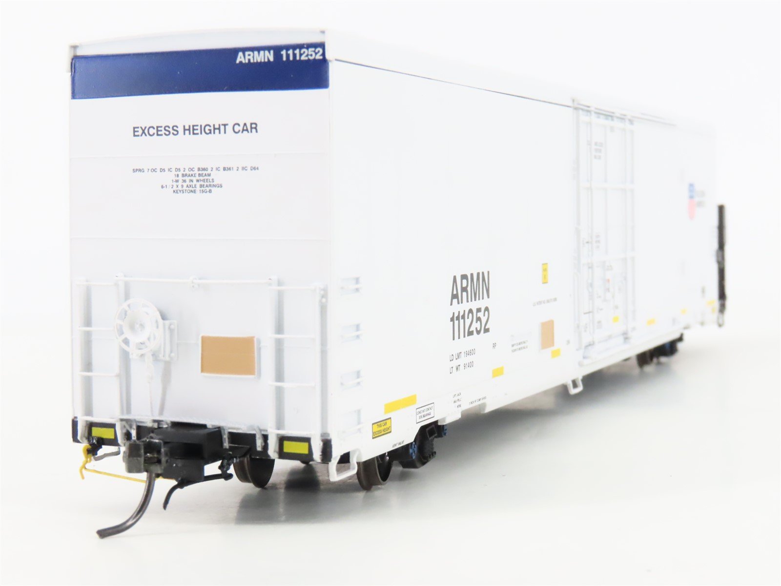 HO Scale BLMA Models 52011 ARMN UP Union Pacific Railroad 64' Reefer #111252
