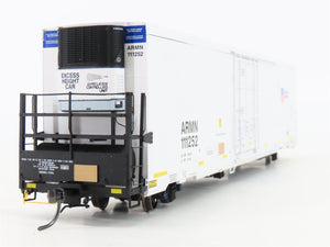 HO Scale BLMA Models 52011 ARMN UP Union Pacific Railroad 64' Reefer #111252