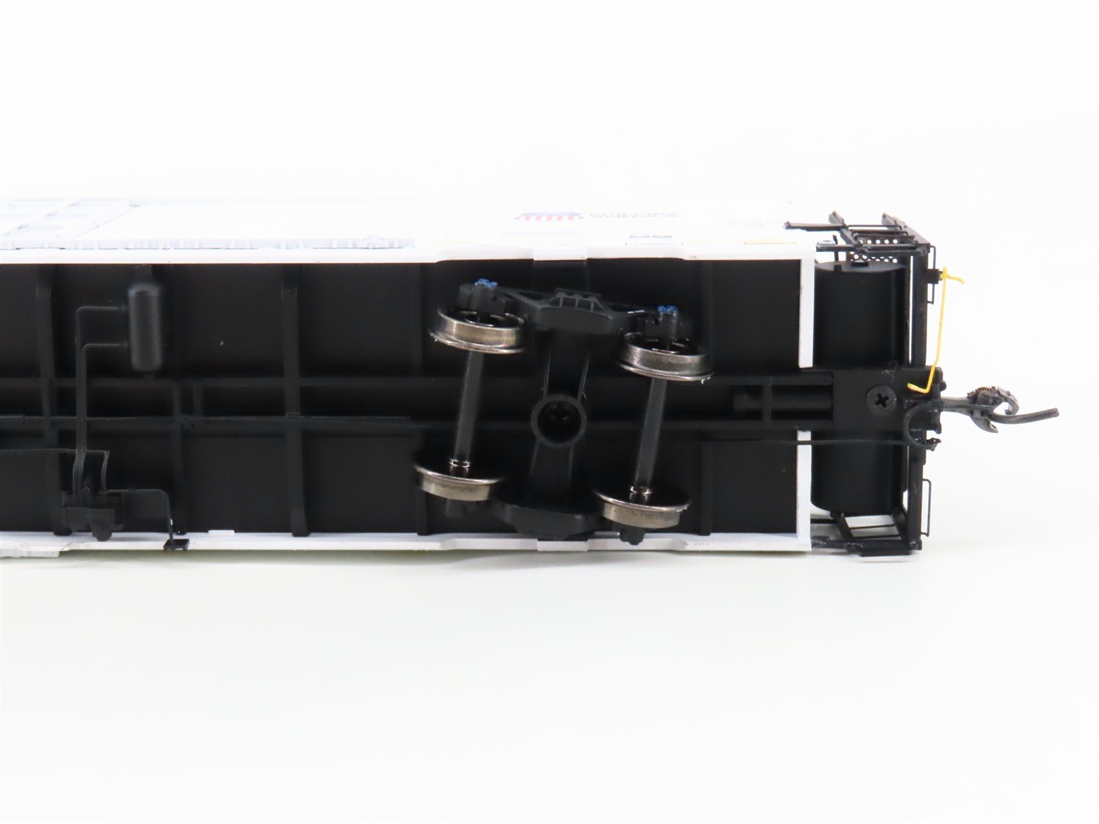 HO Scale BLMA Models 52011 ARMN UP Union Pacific Railroad 64' Reefer #111252