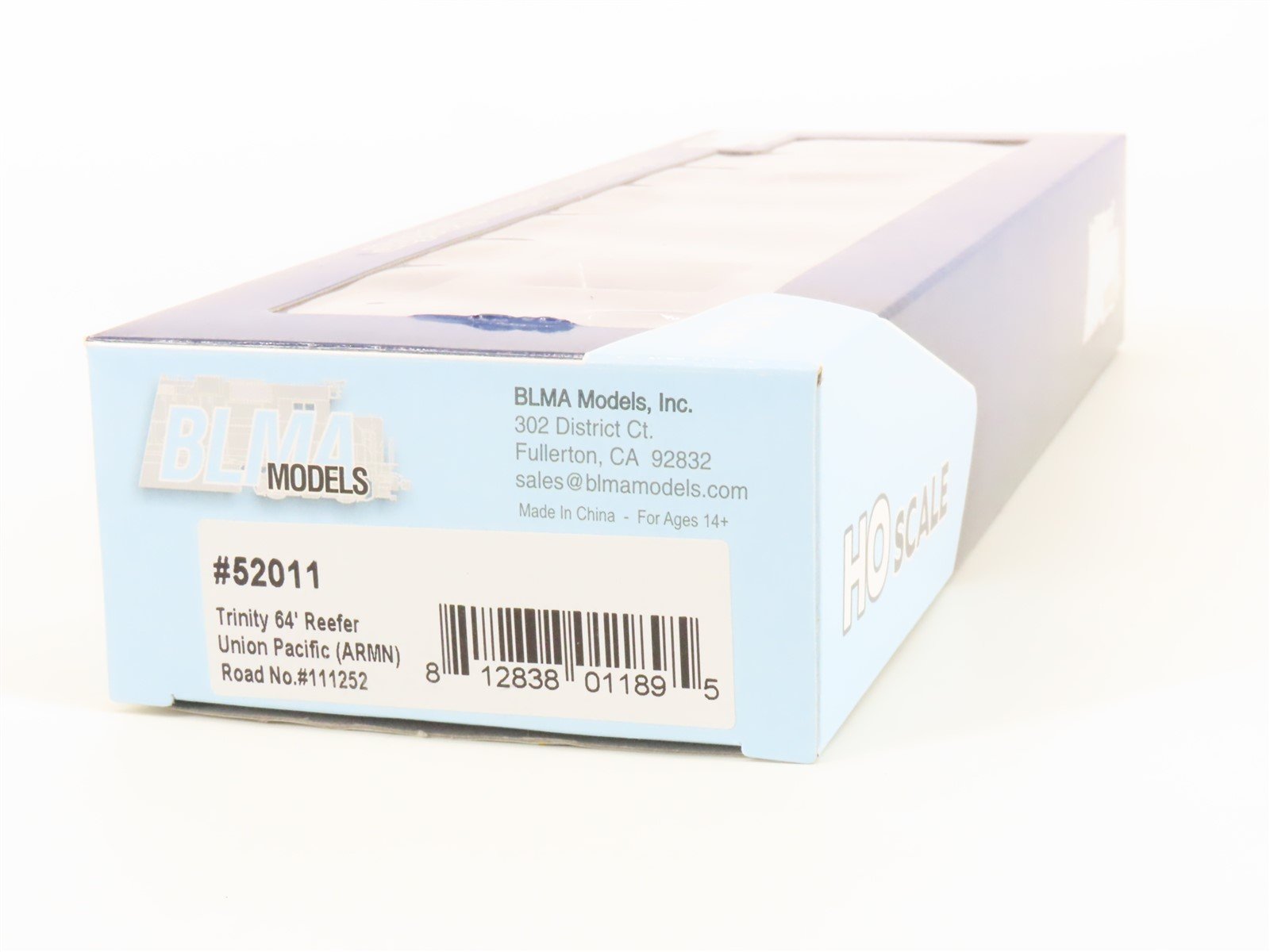 HO Scale BLMA Models 52011 ARMN UP Union Pacific Railroad 64' Reefer #111252