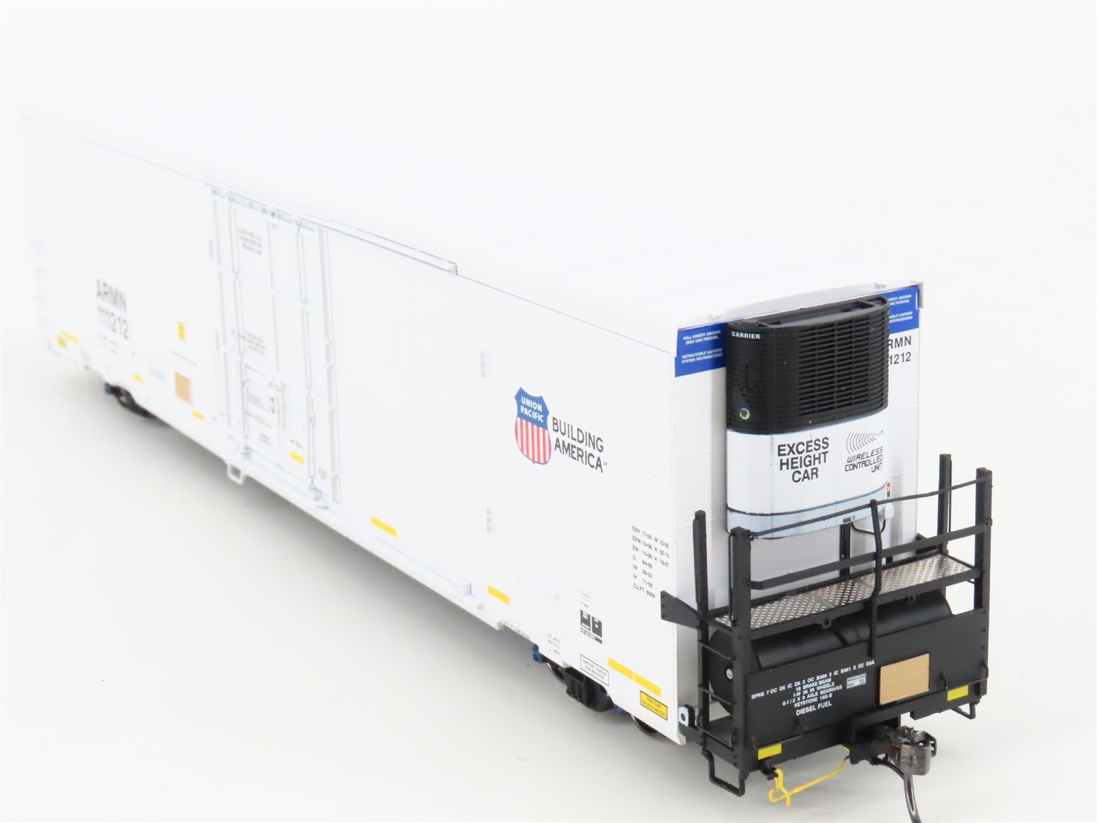 HO Scale BLMA Models 52009 ARMN UP Union Pacific Railroad 64' Reefer #111212