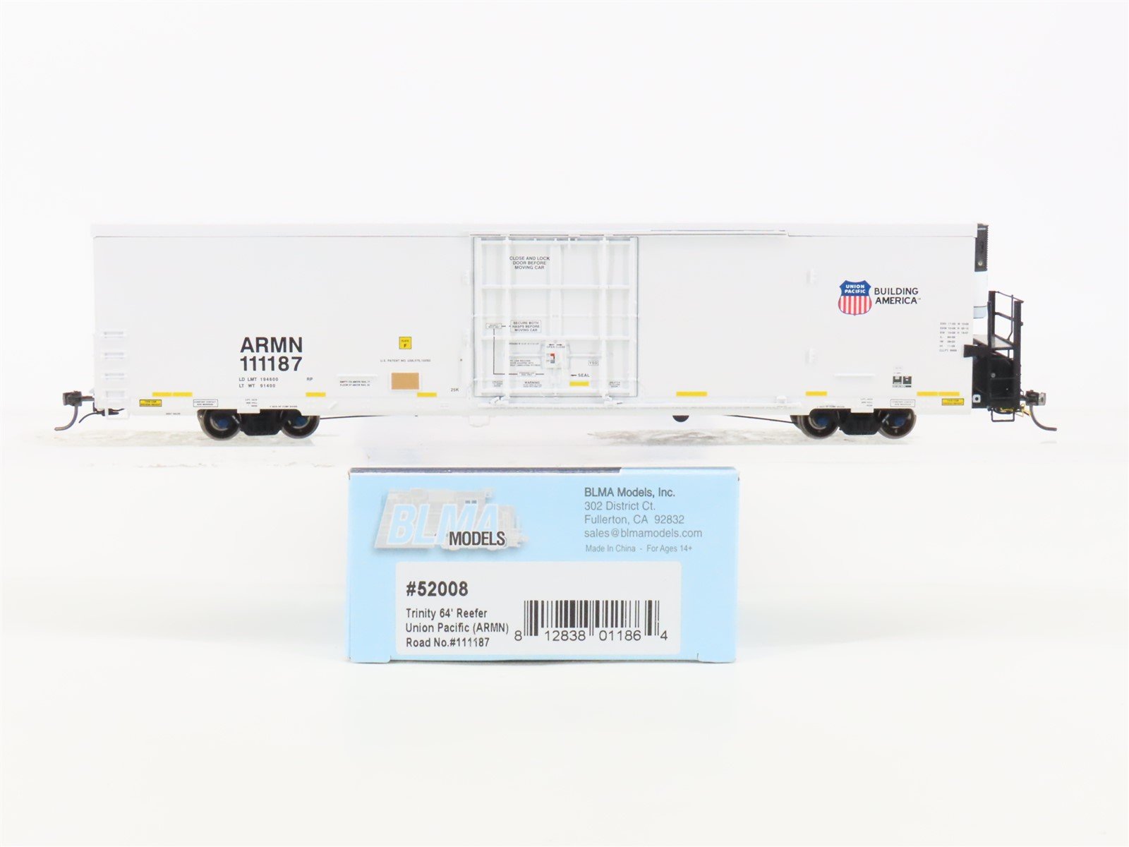 HO Scale BLMA Models 52008 ARMN UP Union Pacific Railroad 64' Reefer #111187