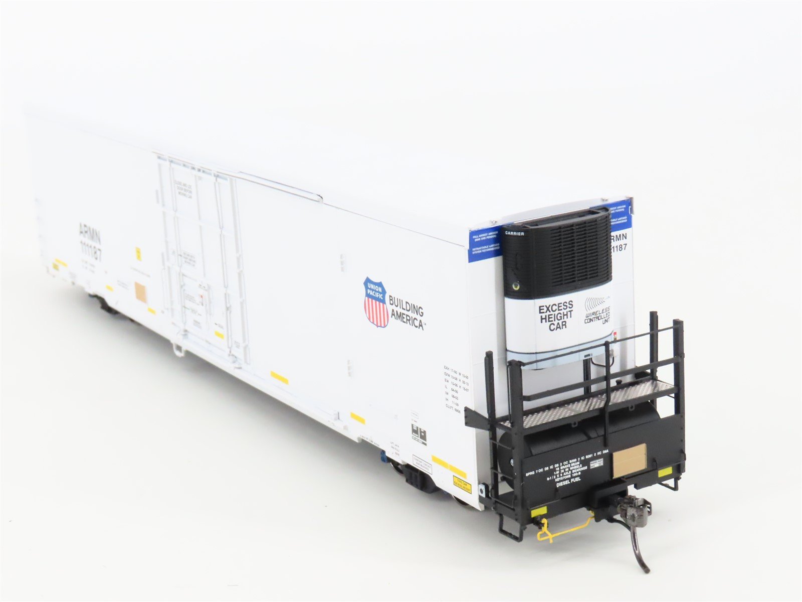 HO Scale BLMA Models 52008 ARMN UP Union Pacific Railroad 64' Reefer #111187