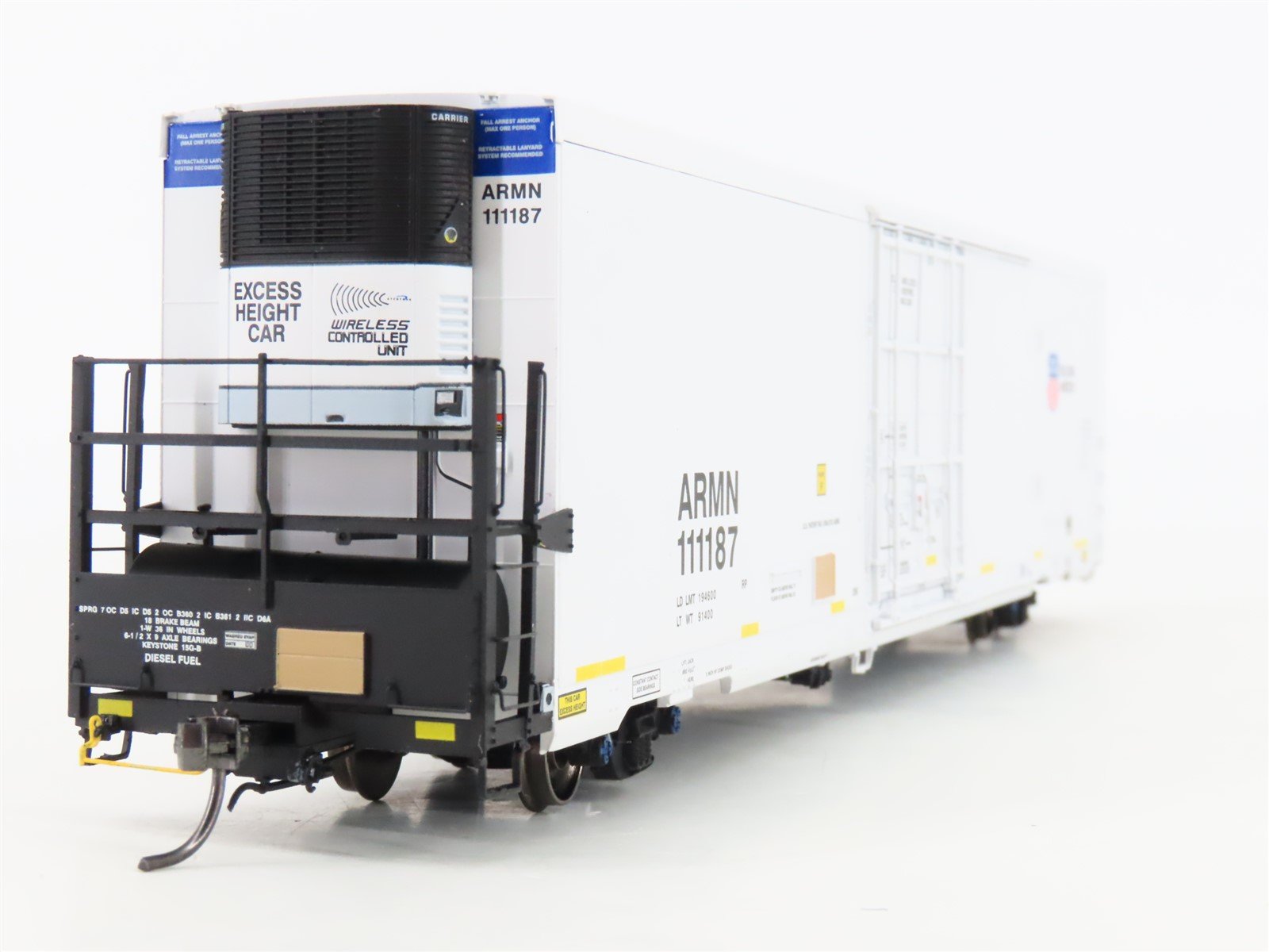 HO Scale BLMA Models 52008 ARMN UP Union Pacific Railroad 64' Reefer #111187