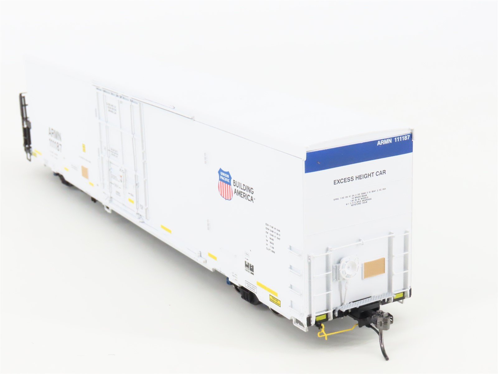 HO Scale BLMA Models 52008 ARMN UP Union Pacific Railroad 64' Reefer #111187
