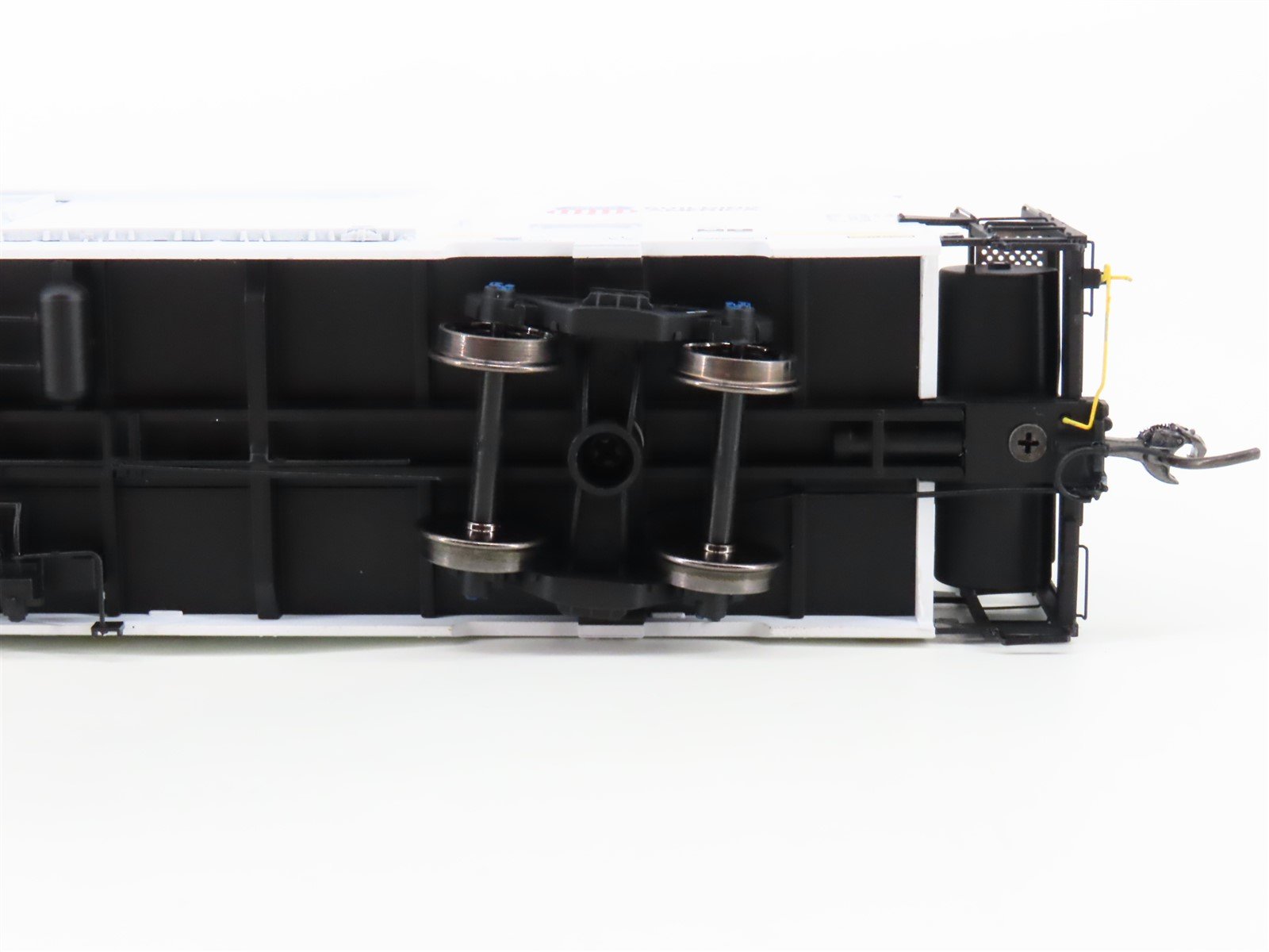 HO Scale BLMA Models 52008 ARMN UP Union Pacific Railroad 64' Reefer #111187