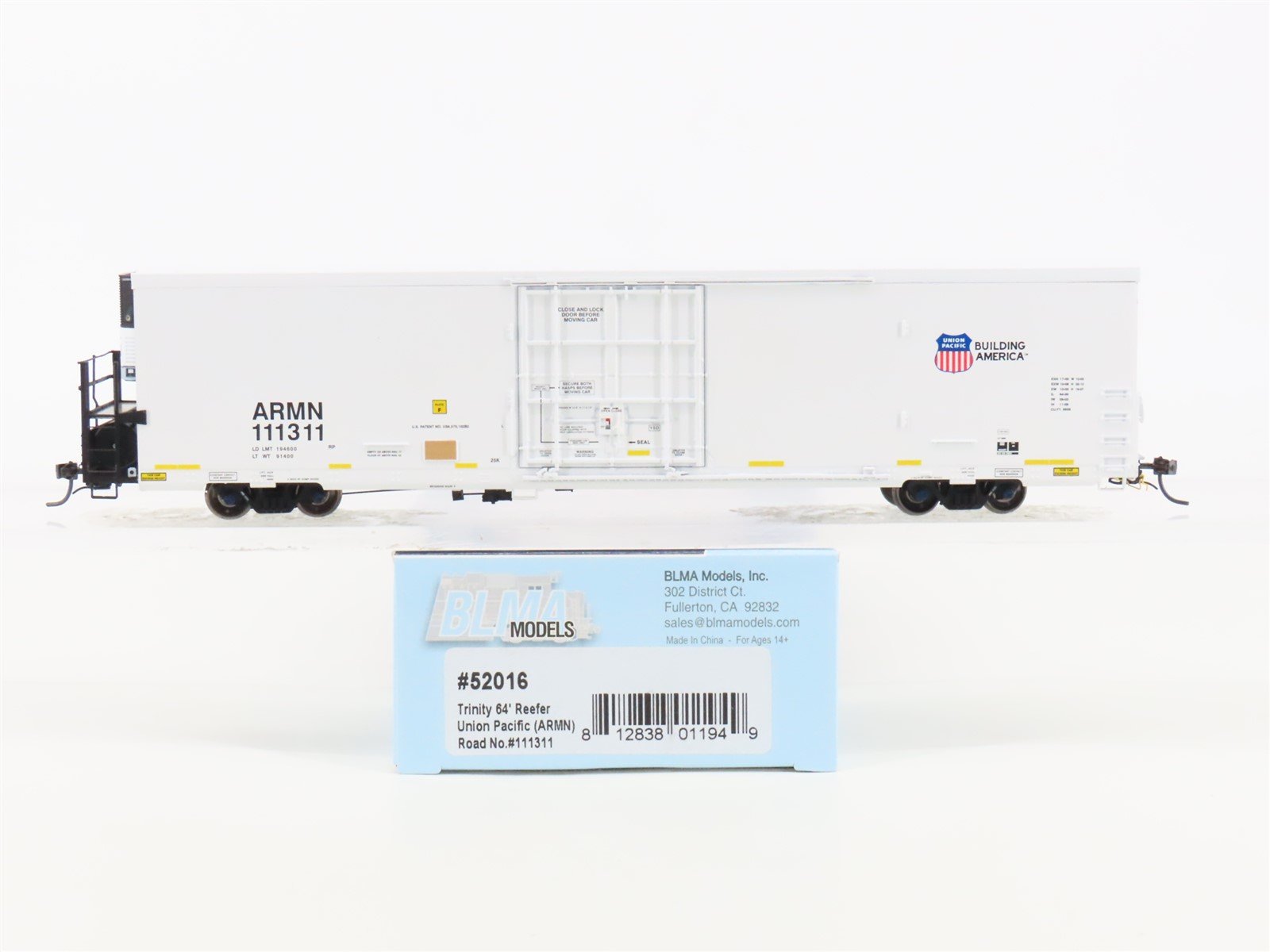 HO Scale BLMA Models 52016 ARMN UP Union Pacific Railroad 64' Reefer #111311