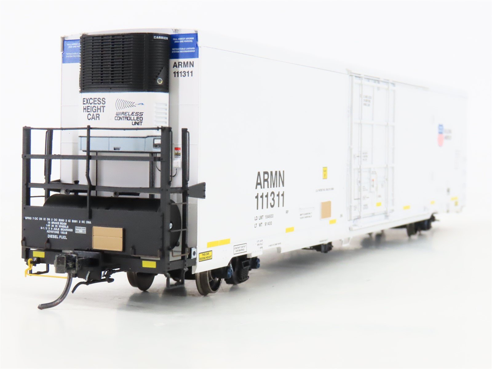 HO Scale BLMA Models 52016 ARMN UP Union Pacific Railroad 64' Reefer #111311
