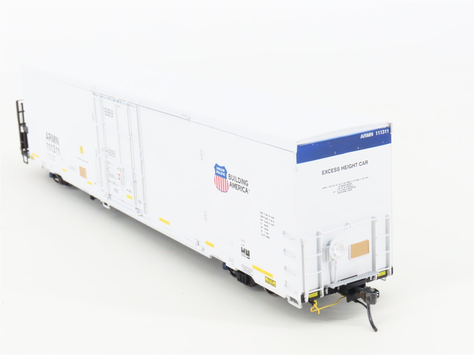 HO Scale BLMA Models 52016 ARMN UP Union Pacific Railroad 64' Reefer #111311