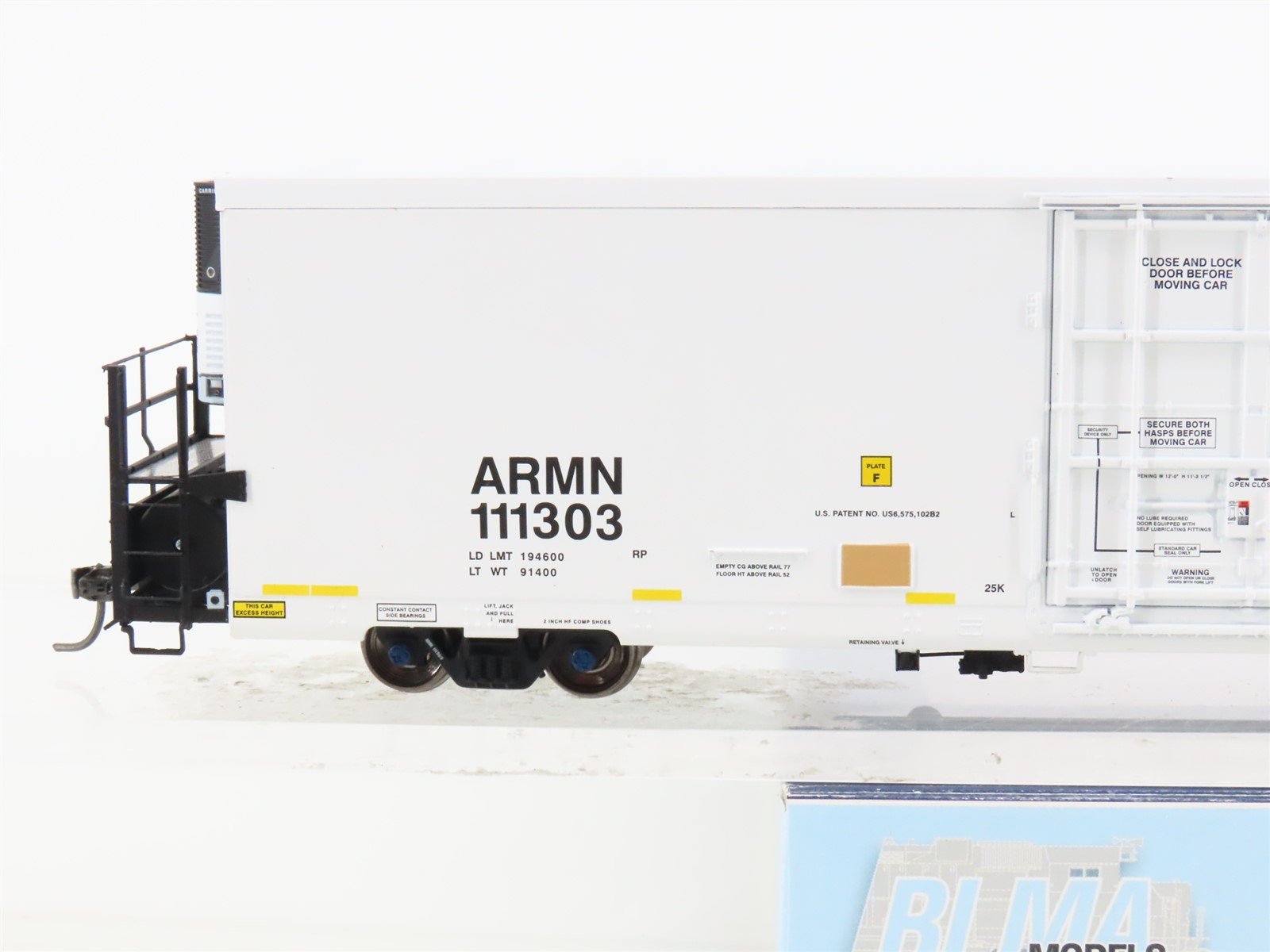 HO Scale BLMA Models 52015 ARMN UP Union Pacific Railroad 64' Reefer #111303