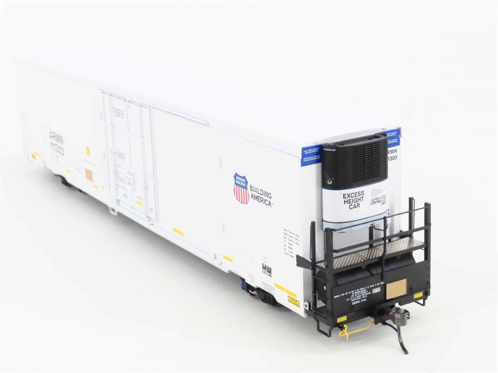 HO Scale BLMA Models 52015 ARMN UP Union Pacific Railroad 64' Reefer #111303