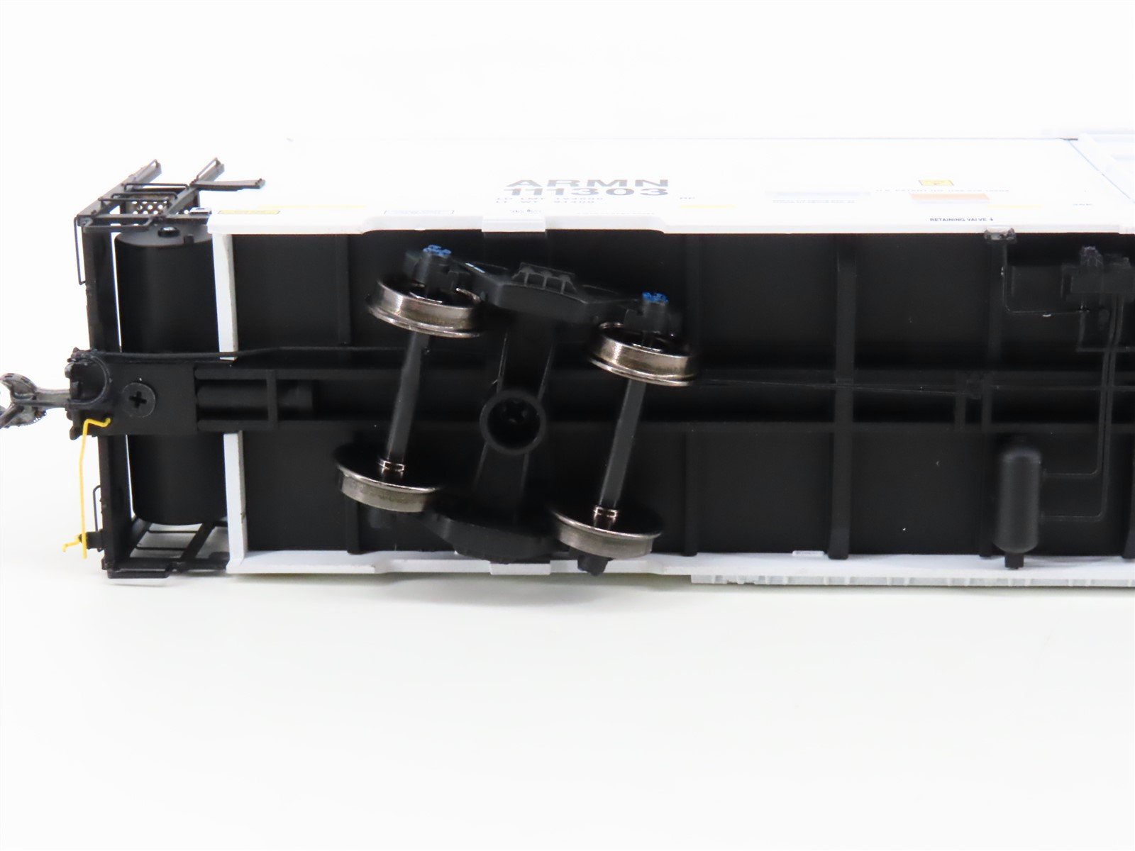 HO Scale BLMA Models 52015 ARMN UP Union Pacific Railroad 64' Reefer #111303