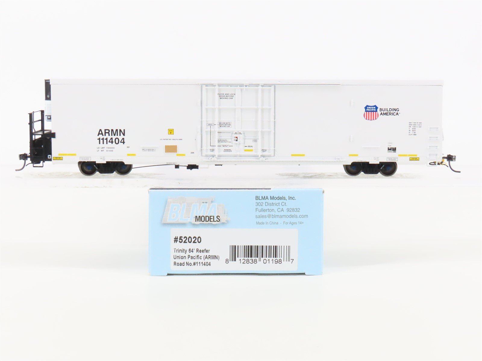 HO Scale BLMA Models 52020 ARMN UP Union Pacific Railroad 64' Reefer #111404