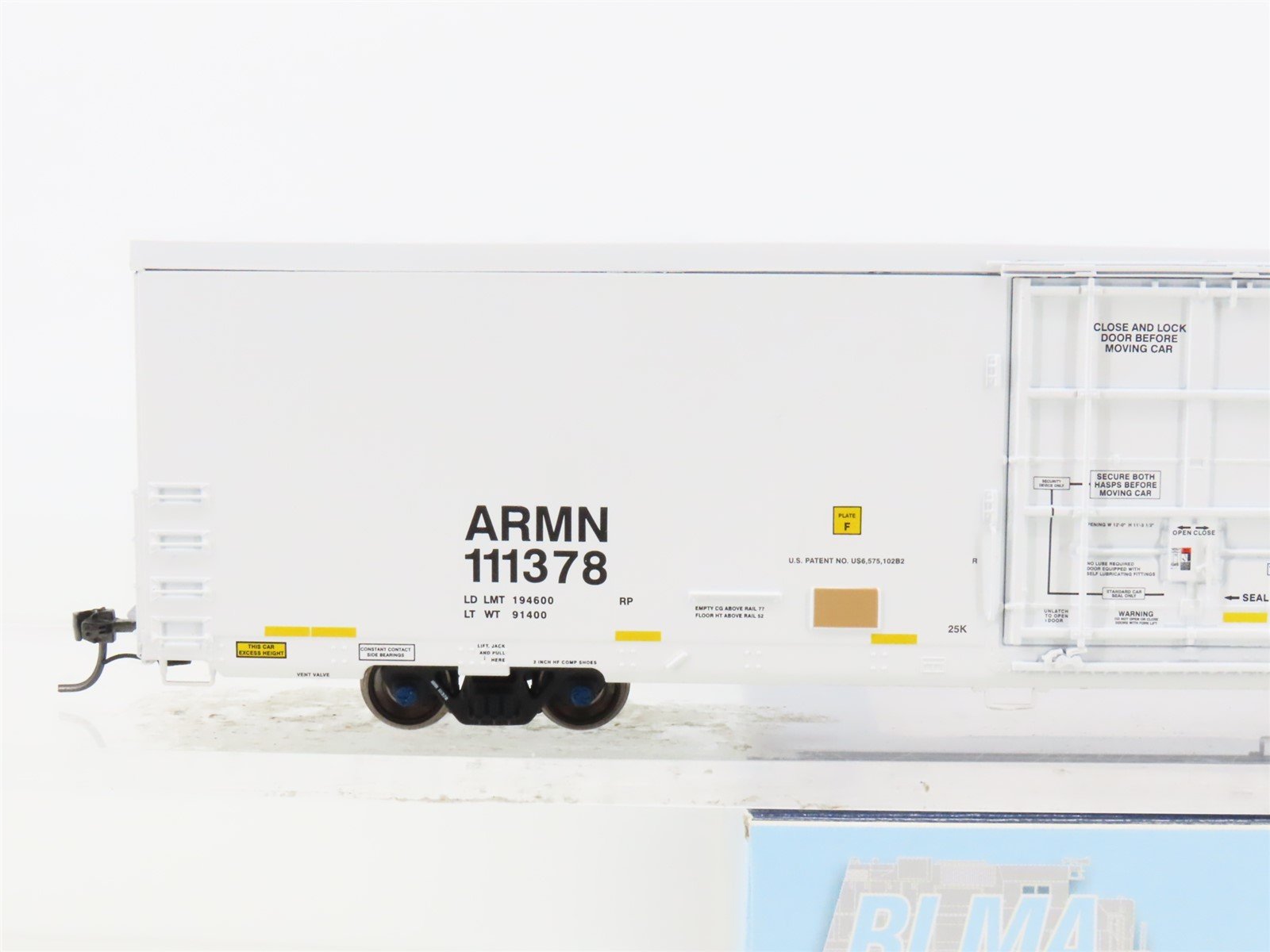 HO Scale BLMA Models 52018 ARMN UP Union Pacific Railroad 64' Reefer #111378