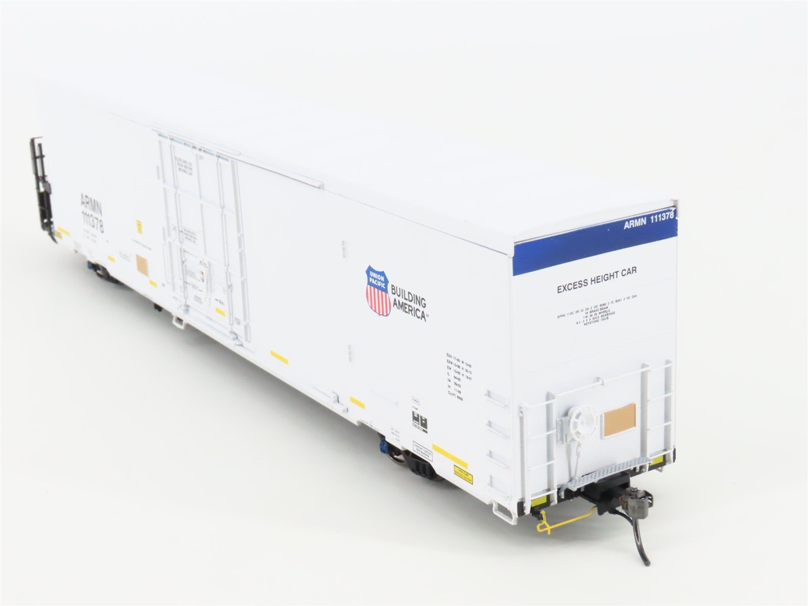 HO Scale BLMA Models 52018 ARMN UP Union Pacific Railroad 64' Reefer #111378