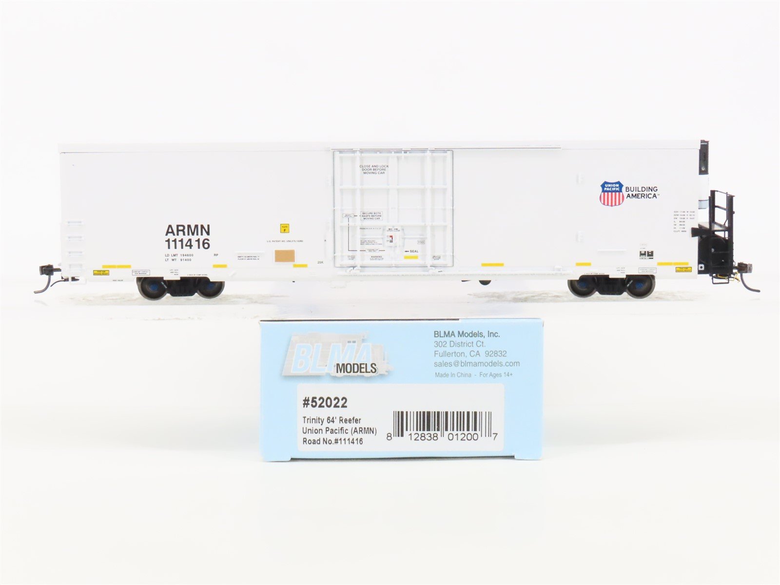 HO Scale BLMA Models 52022 ARMN UP Union Pacific Railroad 64' Reefer #111416