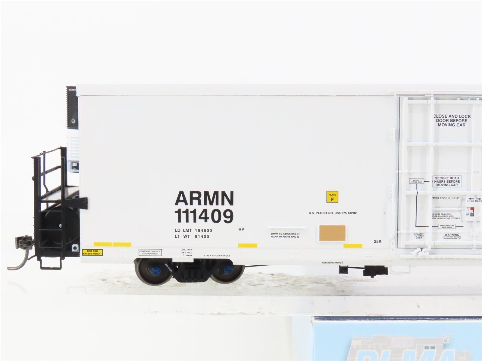 HO Scale BLMA Models 52021 ARMN UP Union Pacific Railroad 64' Reefer #111409