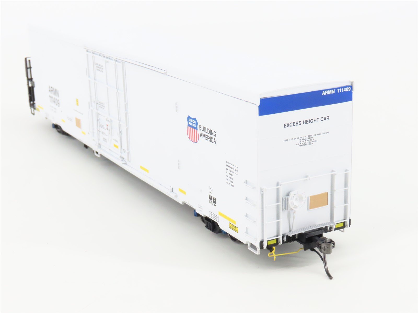 HO Scale BLMA Models 52021 ARMN UP Union Pacific Railroad 64' Reefer #111409
