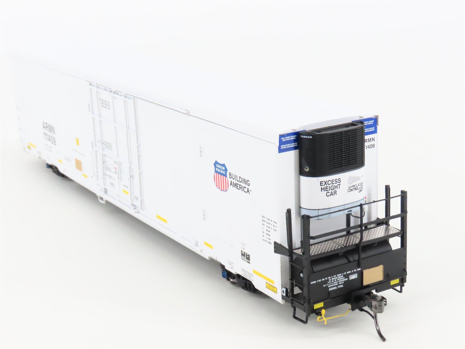 HO Scale BLMA Models 52021 ARMN UP Union Pacific Railroad 64' Reefer #111409