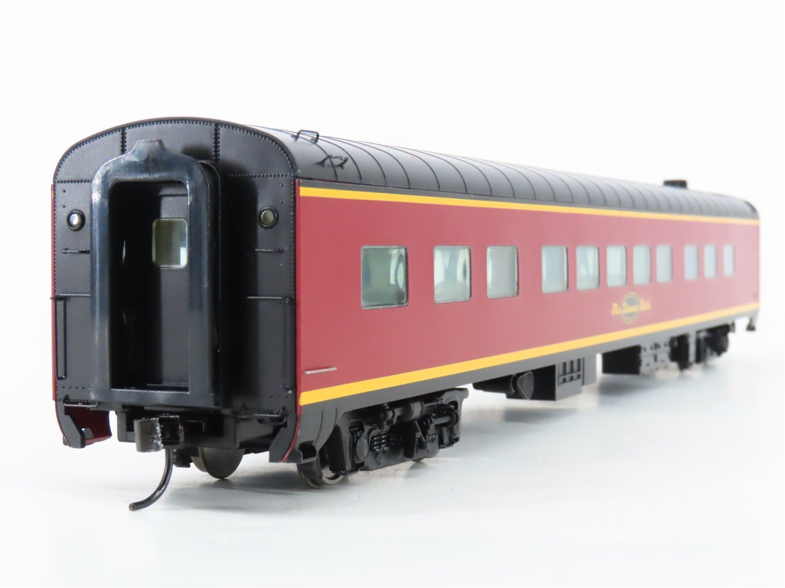 HO Scale Walthers 932-9443 Dinner Belle 68-Seat Diner Passenger Car