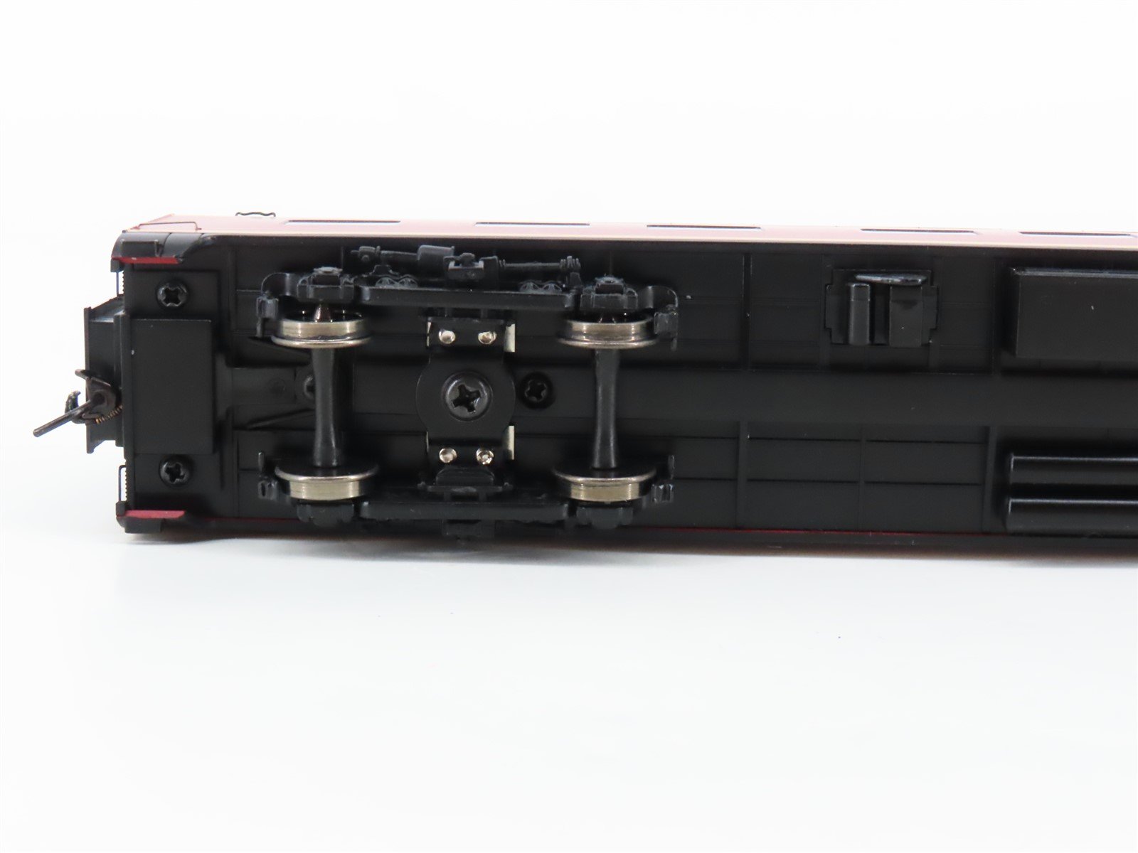 HO Scale Walthers 932-9443 Dinner Belle 68-Seat Diner Passenger Car