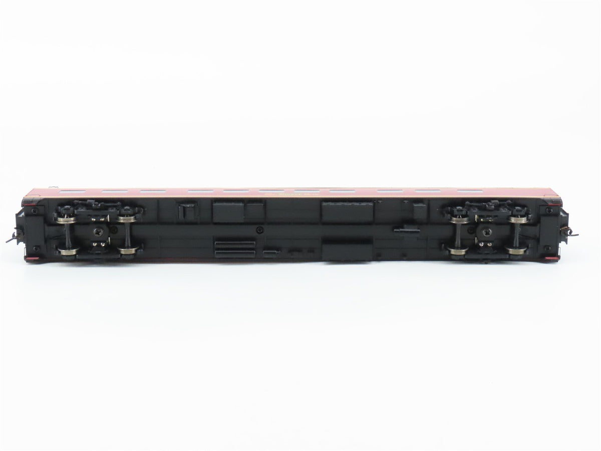 HO Scale Walthers 932-9443 Dinner Belle 68-Seat Diner Passenger Car