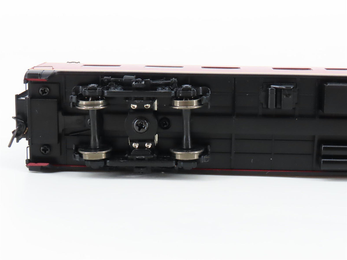 HO Scale Walthers 932-9443 Dinner Belle 68-Seat Diner Passenger Car