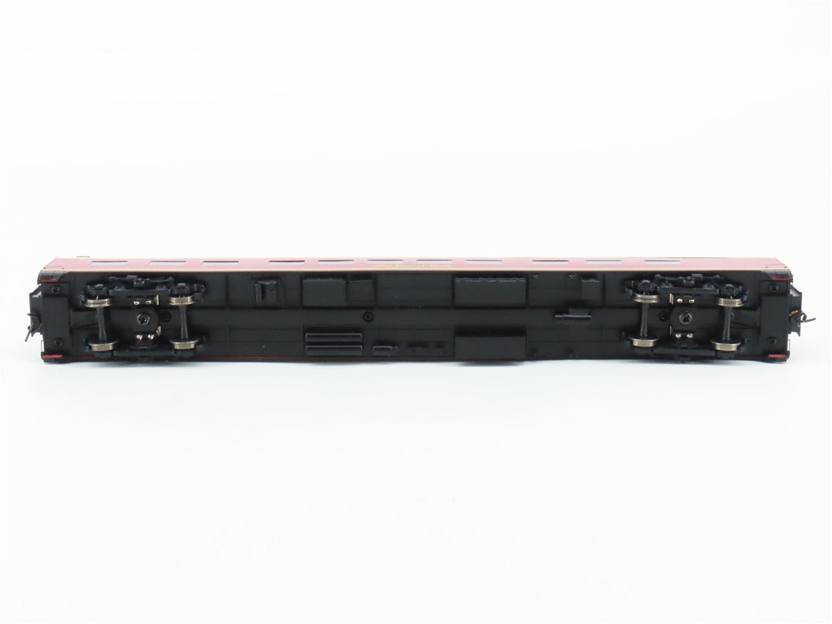 HO Scale Walthers 932-9443 Dinner Belle 68-Seat Diner Passenger Car