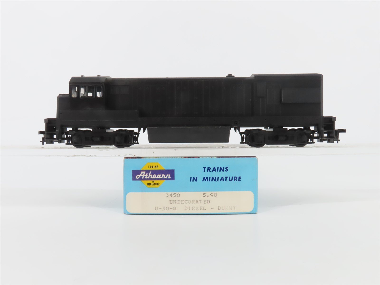 HO Scale Athearn 3450 Undecorated GE U30B Diesel Locomotive - Unpowered