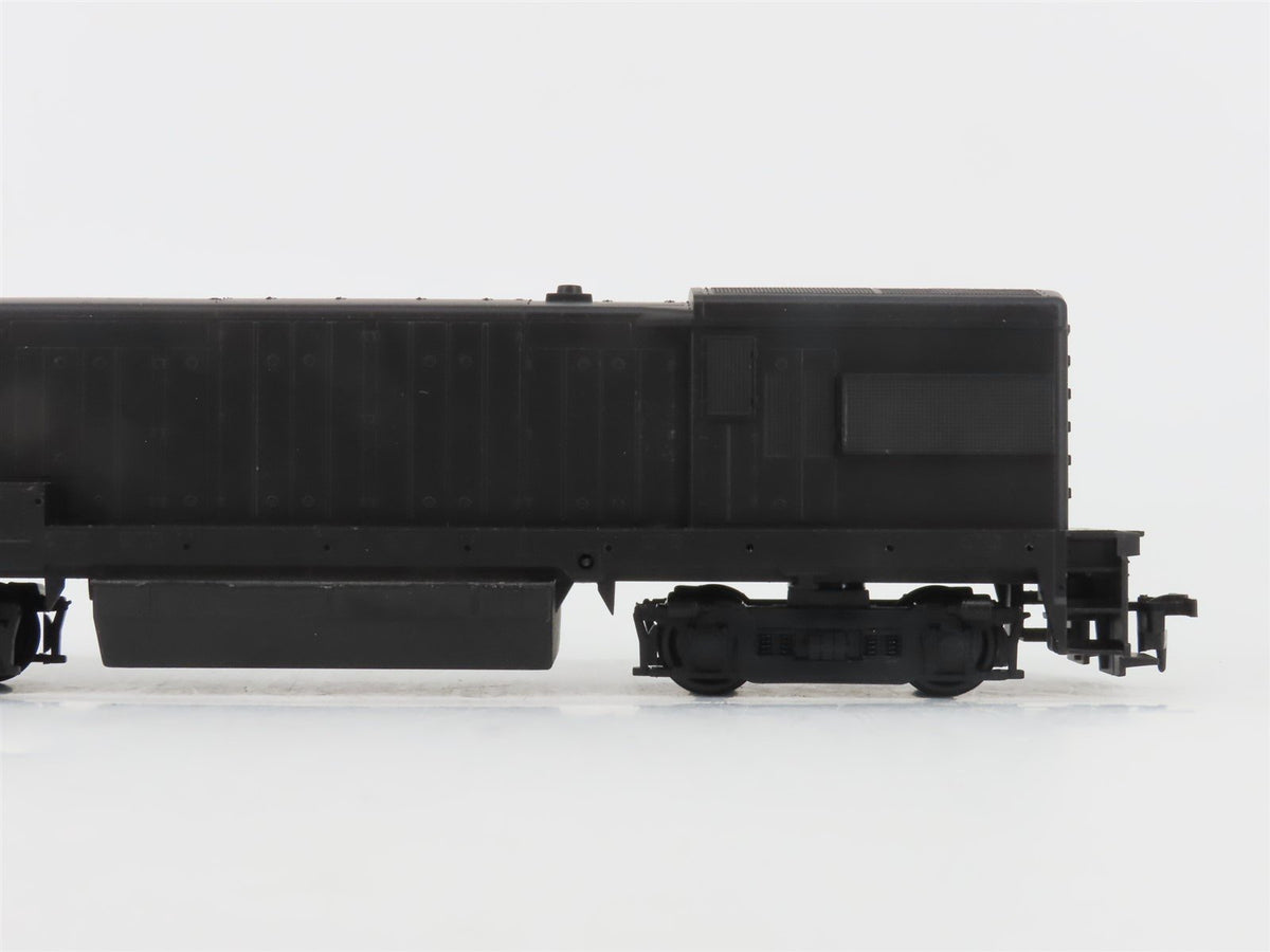 HO Scale Athearn 3450 Undecorated GE U30B Diesel Locomotive - Unpowered