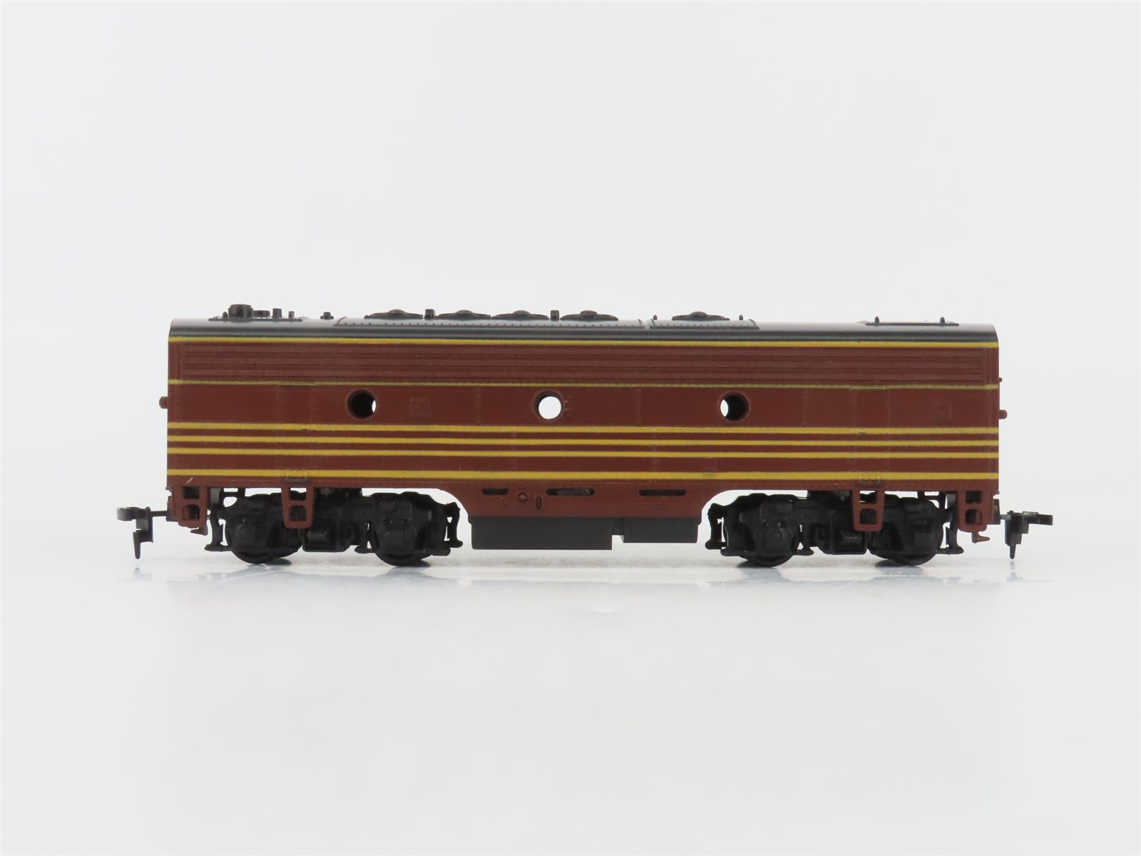 HO Scale Athearn Unlettered B&M Boston & Maine EMD F7B Diesel - Unpowered