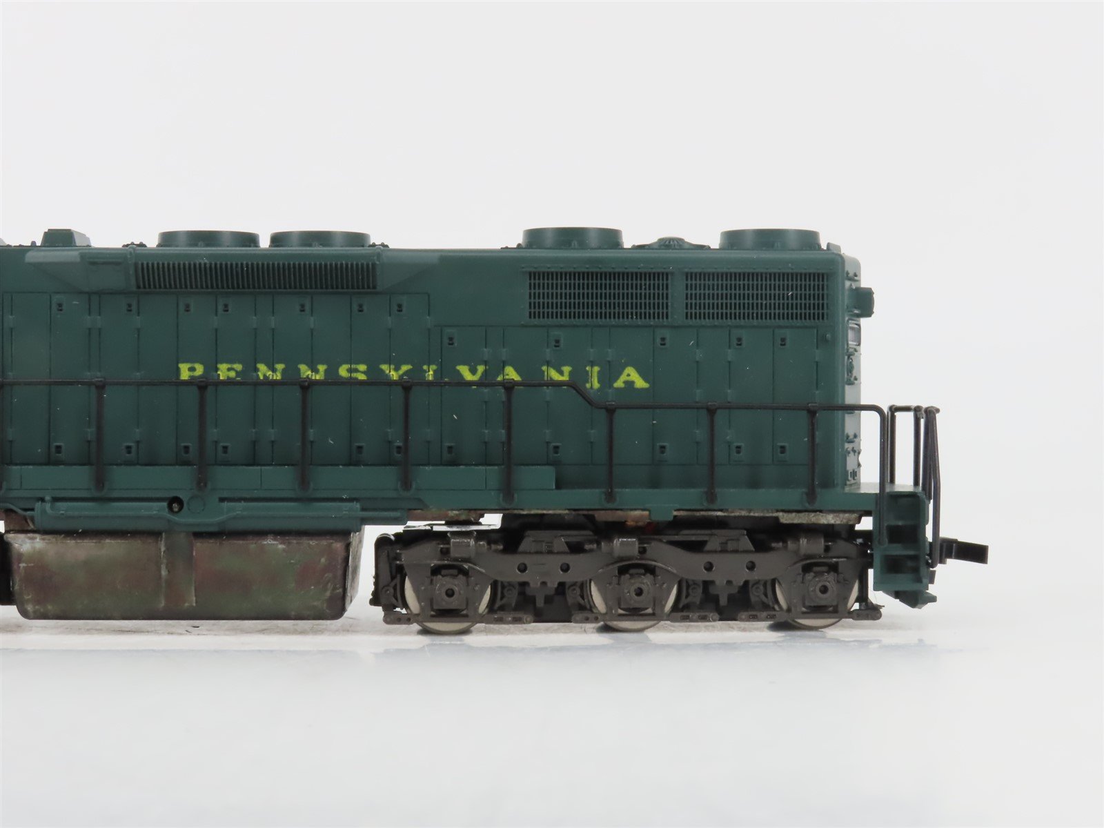 HO Scale Atlas 7012 PRR Pennsylvania EMD SD35 Diesel Locomotive #6039