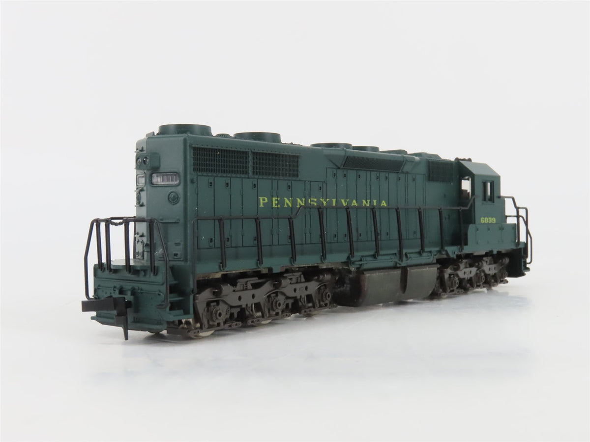 HO Scale Atlas 7012 PRR Pennsylvania EMD SD35 Diesel Locomotive #6039