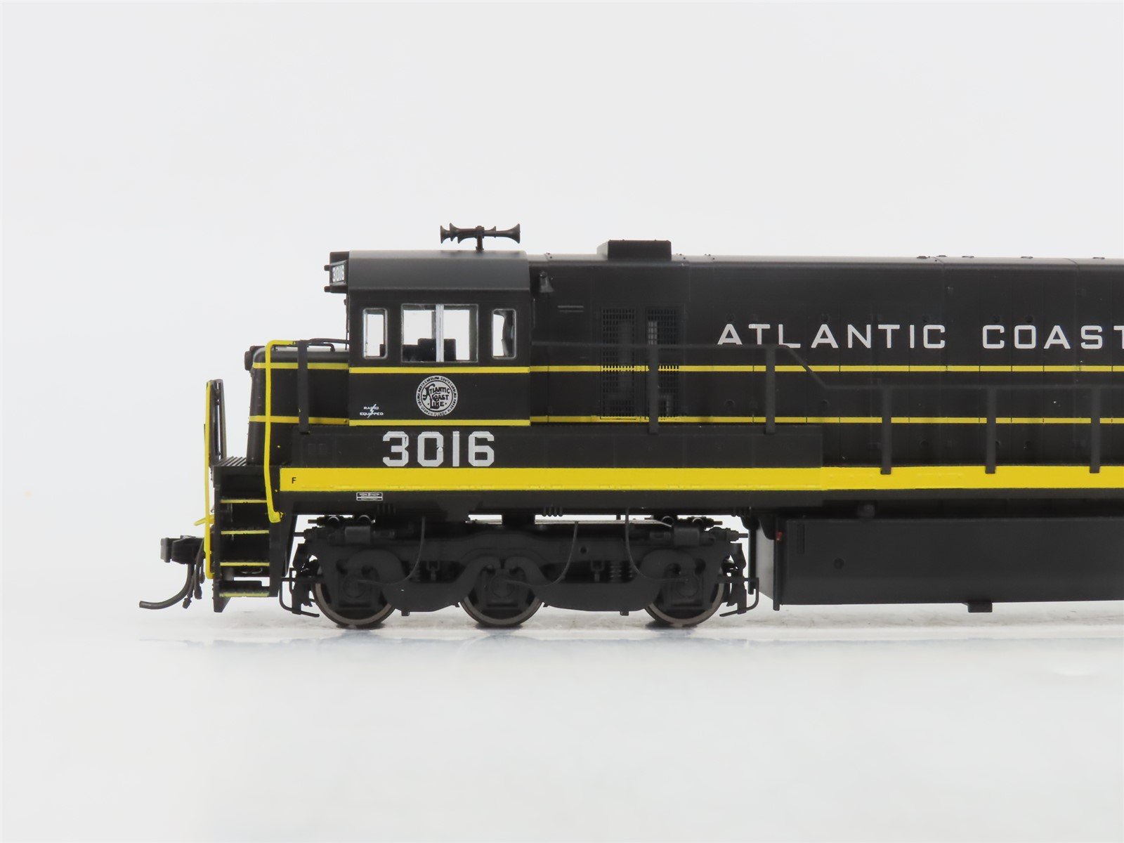 HO Rivarossi HR2538 ACL Atlantic Coast Line GE U25C Diesel #3016 - DCC Ready