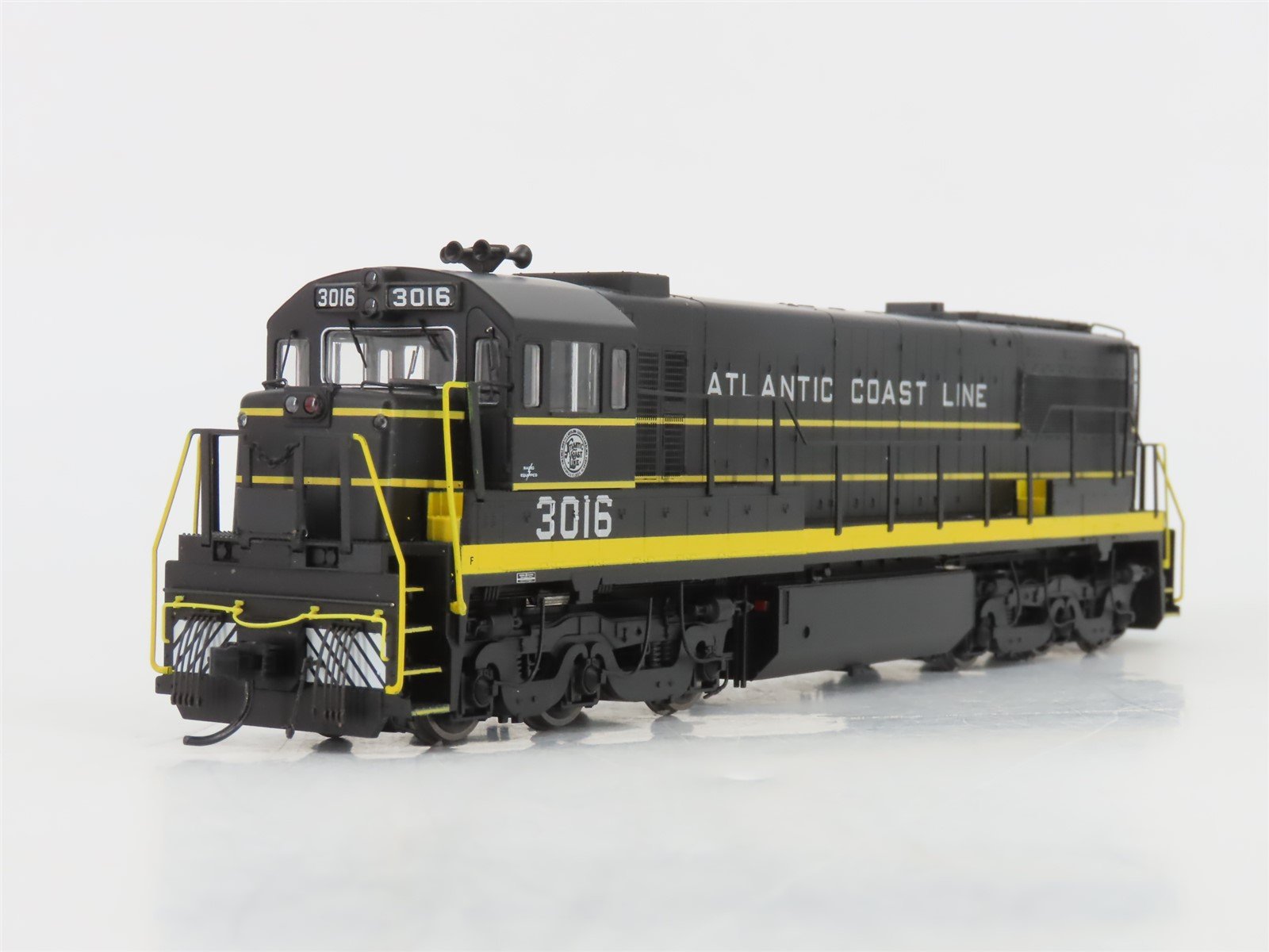 HO Rivarossi HR2538 ACL Atlantic Coast Line GE U25C Diesel #3016 - DCC Ready