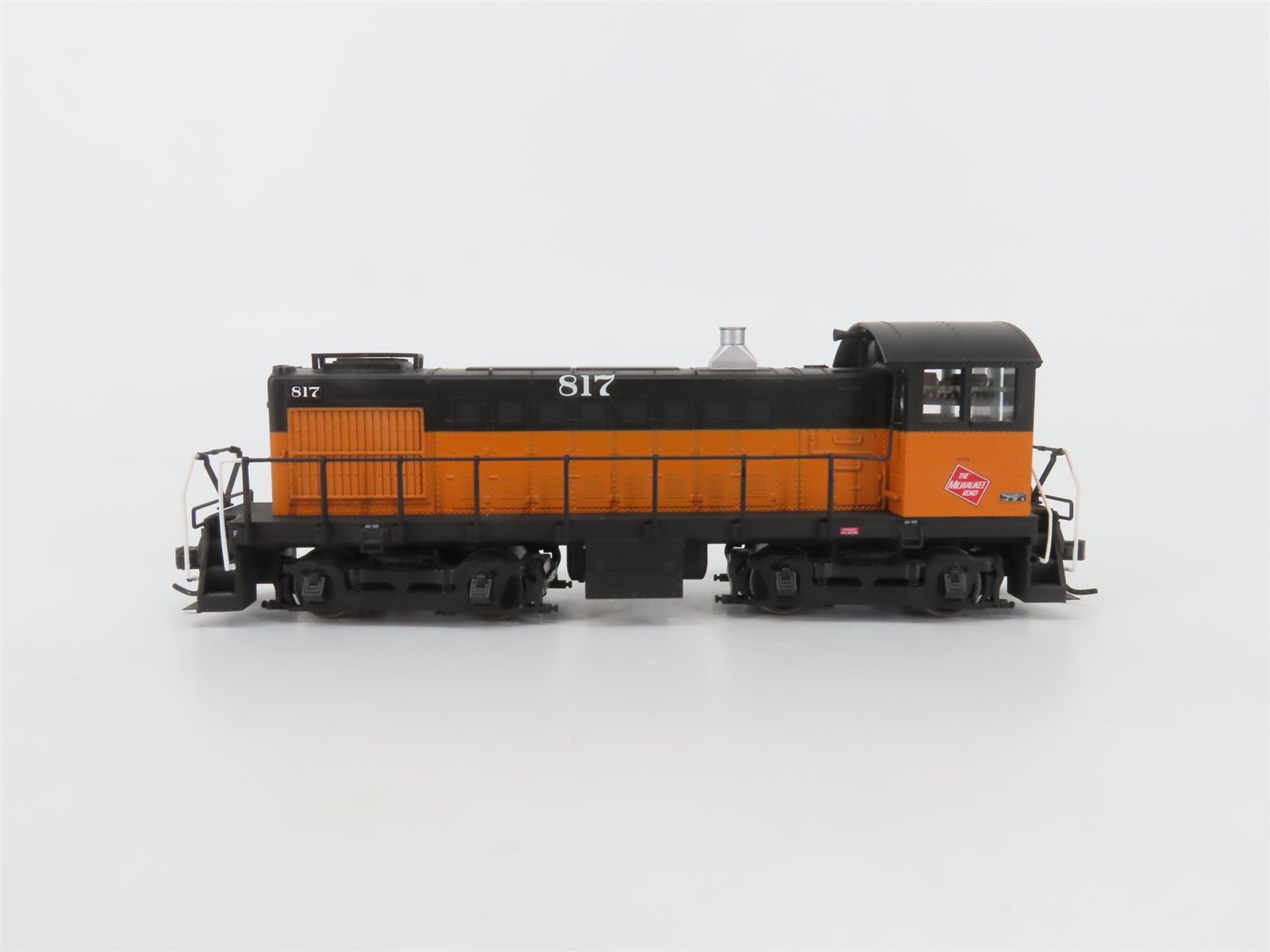HO Scale Atlas MILW Milwaukee Road ALCO S-4 Diesel Switcher #817 w/ DCC