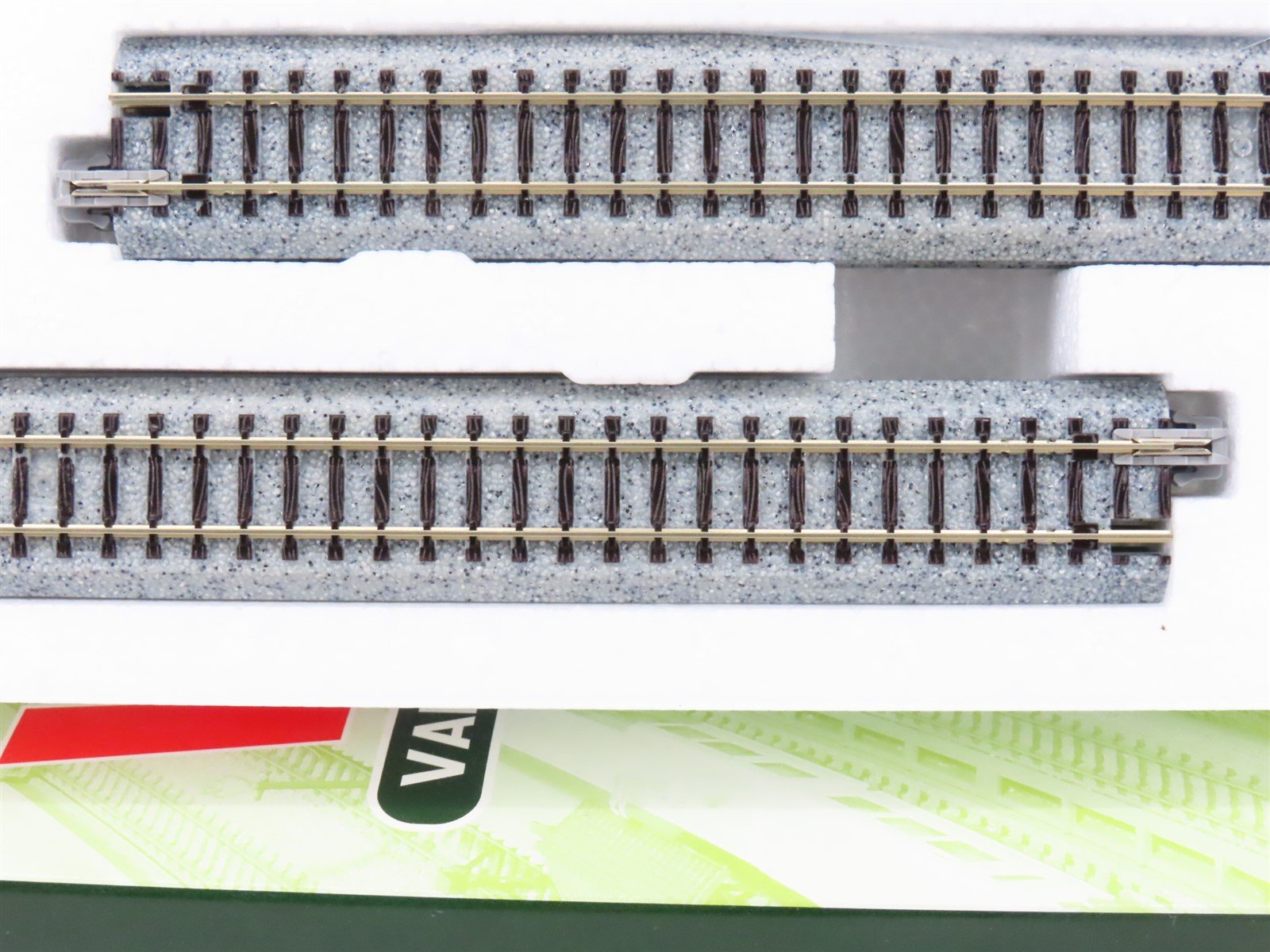 N Scale Kato 20-860-1 Mainline Passing Siding Variation 1 Unitrack Set