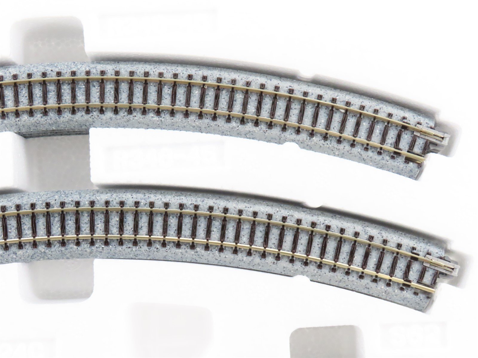 N Scale Kato 20-865-1 Outer Oval Variation 6 Starter/Master 1 Unitrack Set