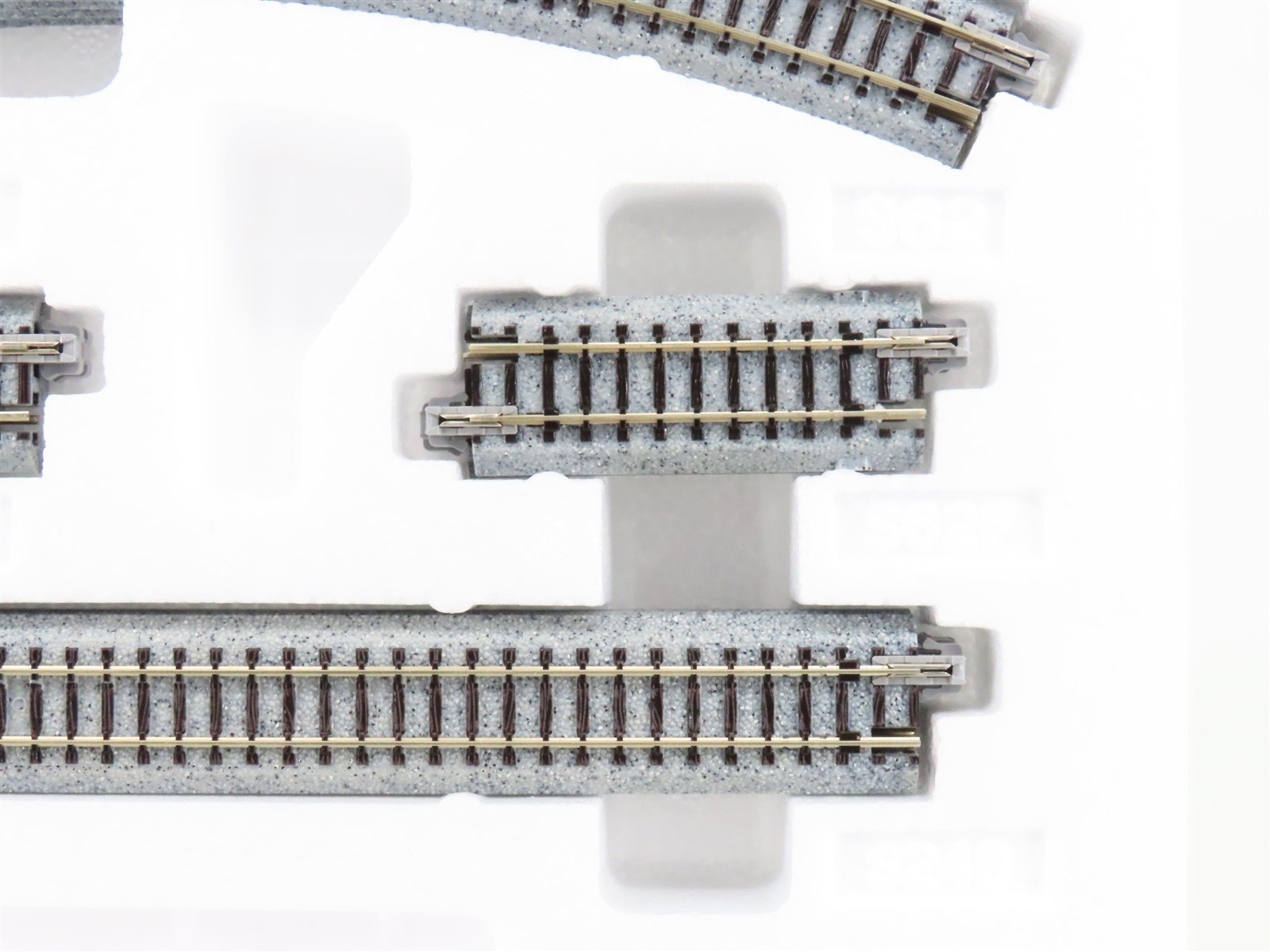 N Scale Kato 20-865-1 Outer Oval Variation 6 Starter/Master 1 Unitrack Set