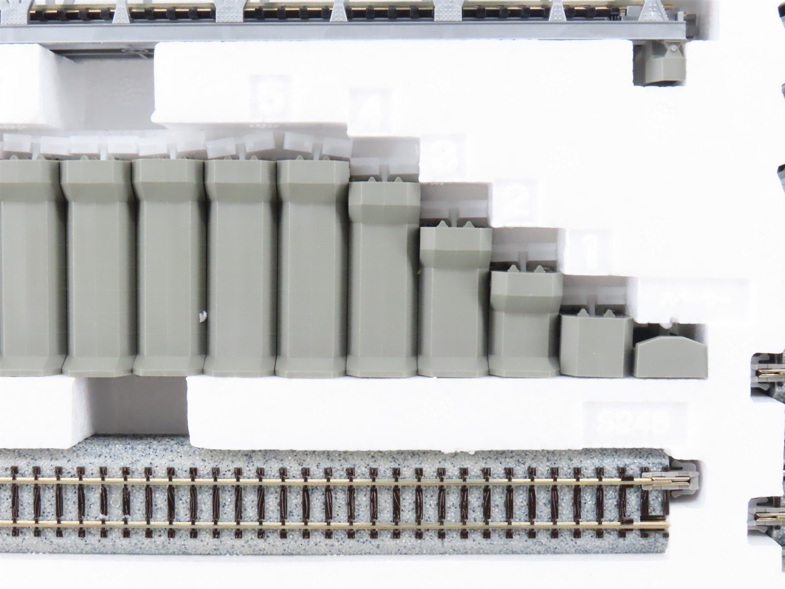 N Scale Kato 20-861-1 Single Track Viaduct Variation 2 Unitrack Set