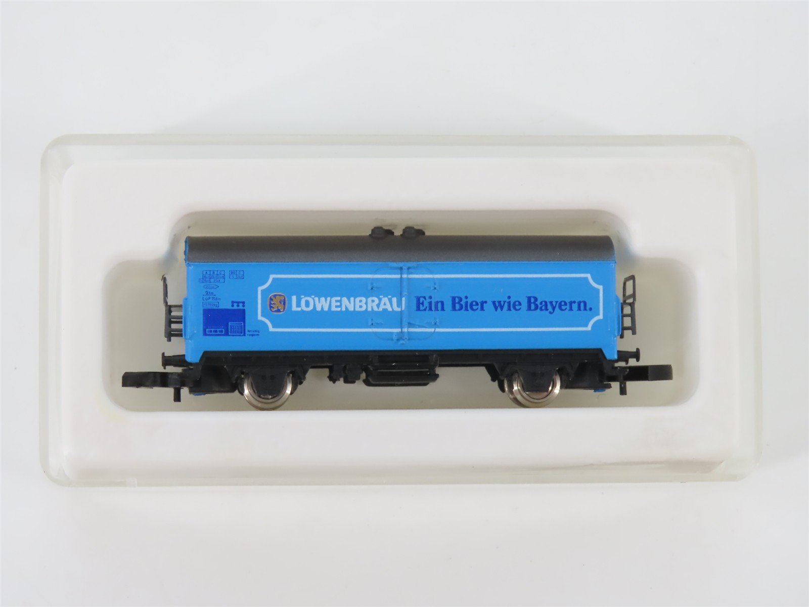 Z Scale Marklin Mini-Club 8600 Lowenbrau Beer Reefer