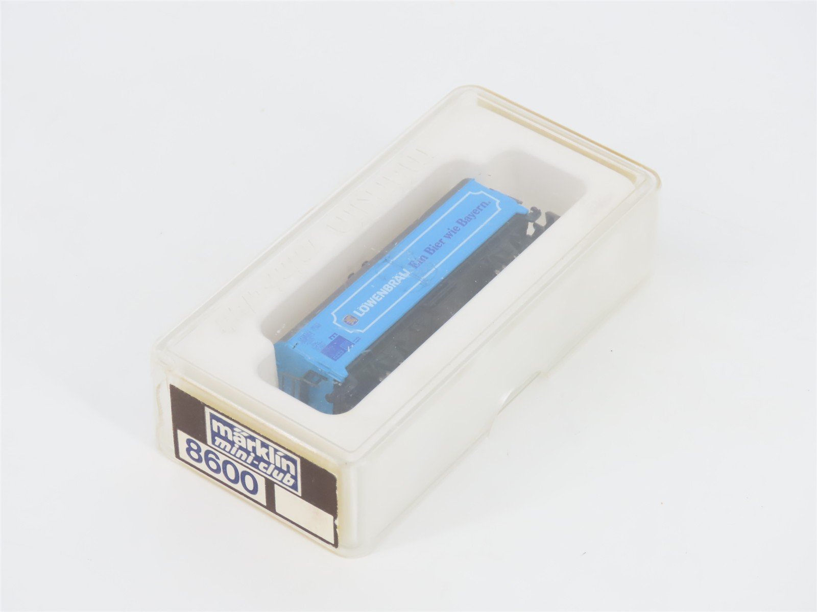 Z Scale Marklin Mini-Club 8600 Lowenbrau Beer Reefer