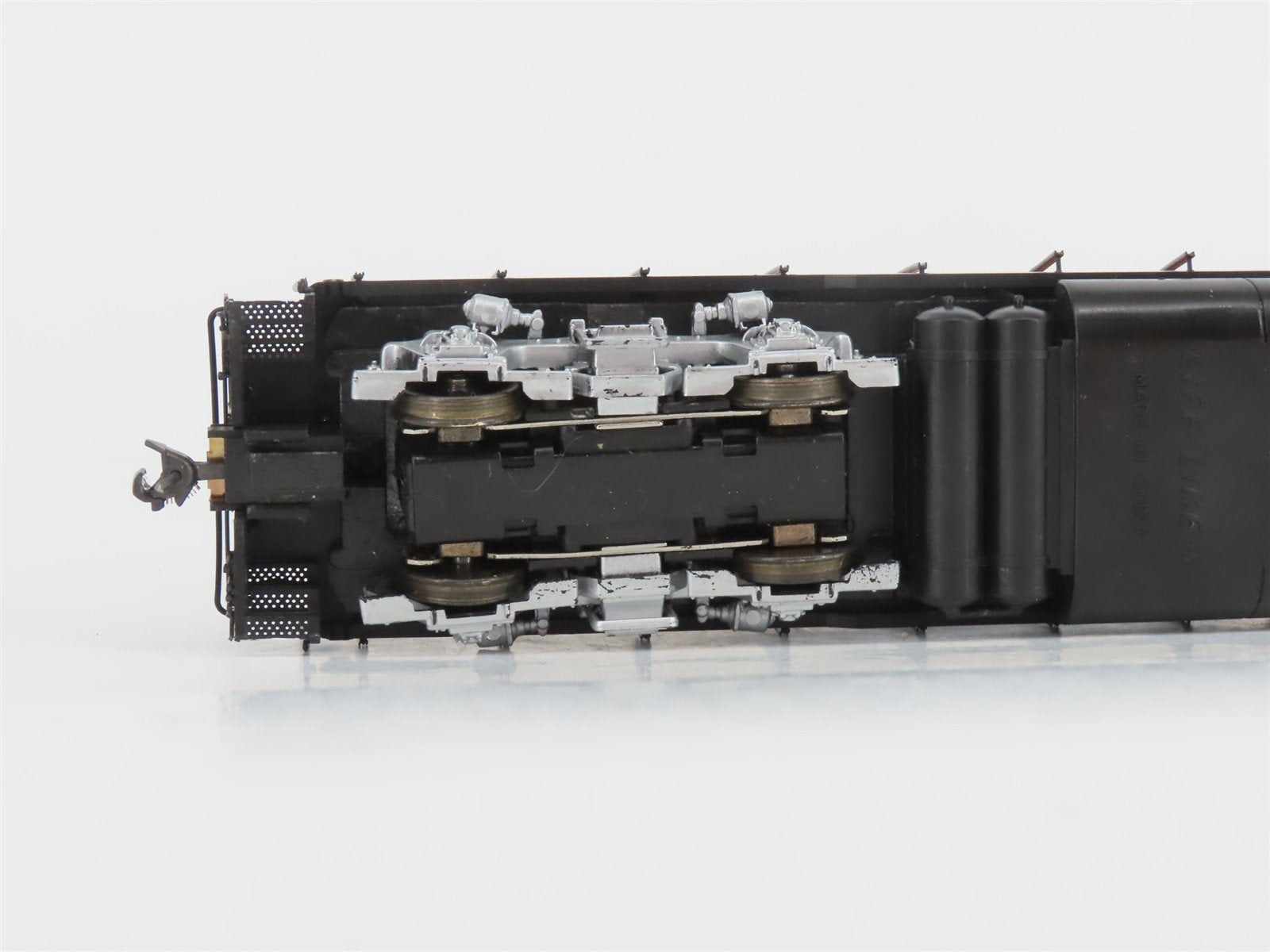 HO Scale Proto 2000 CP Rail GP18 Diesel #8839 w/ DCC - Customized - BAD GEARS