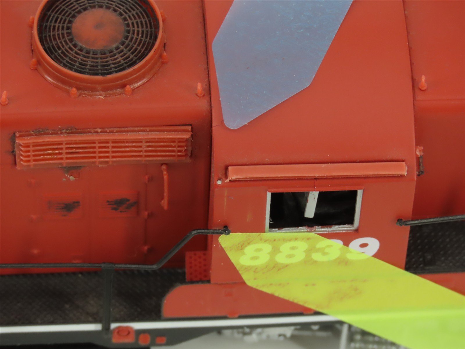 HO Scale Proto 2000 CP Rail GP18 Diesel #8839 w/ DCC - Customized - BAD GEARS