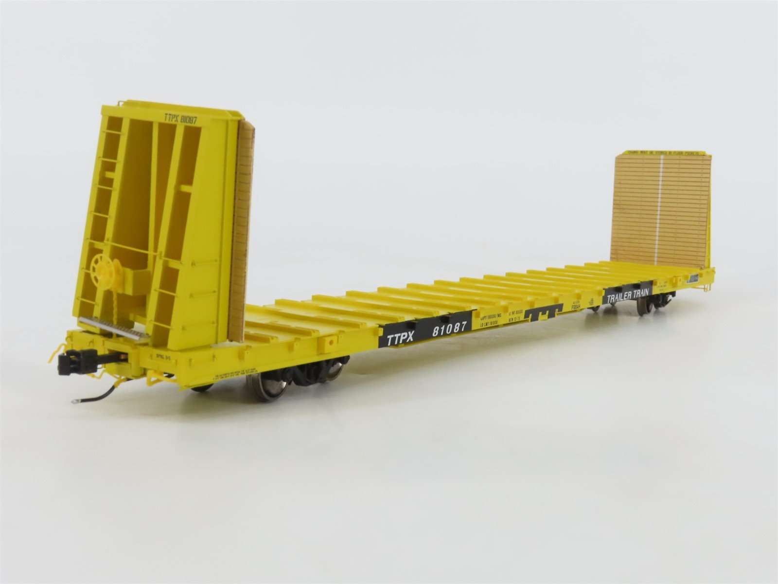 HO Scaletrains Rivet Counter SXT31164 TTPX Trailer Train Bulkhead Flat Car 81087
