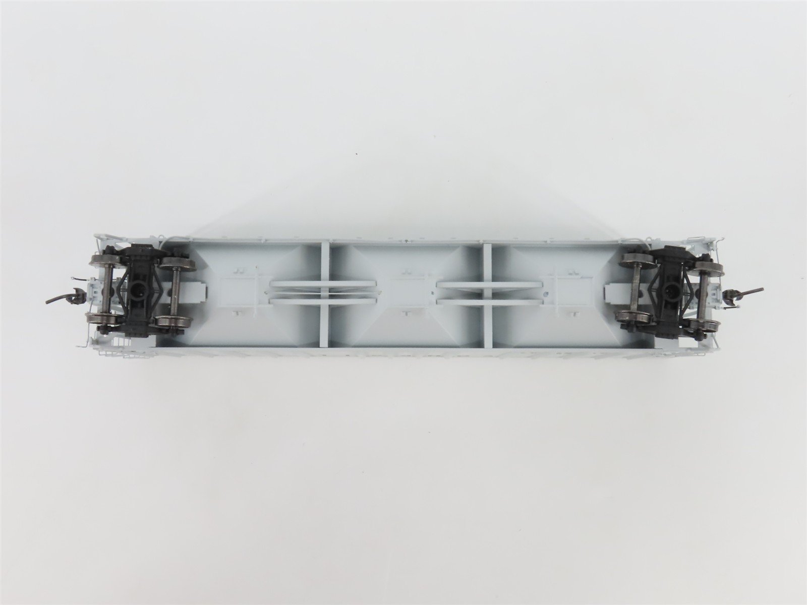 HO Scale ExactRail EP-81012-4 CR Conrail 3-Bay Covered Hopper #888724