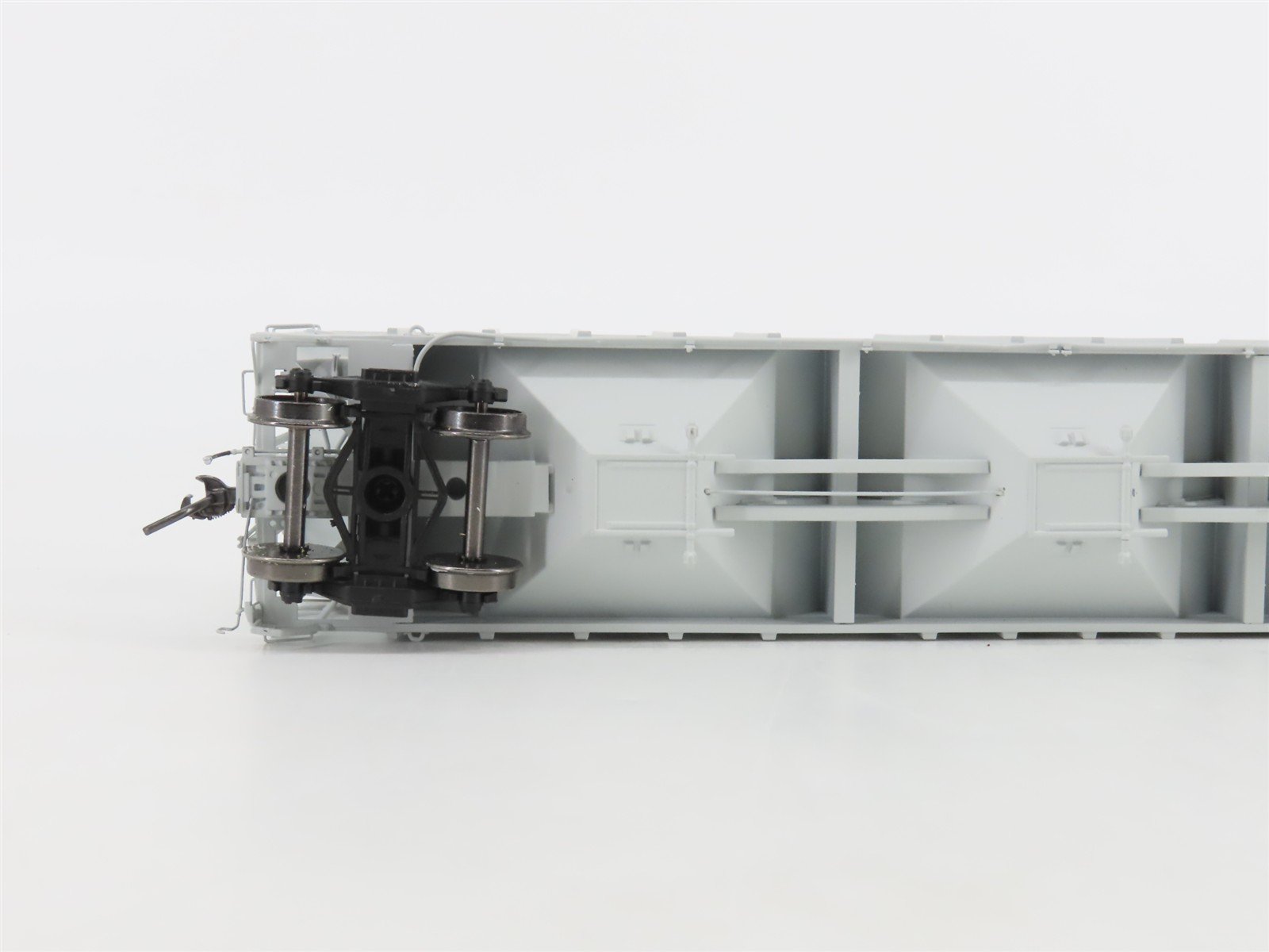 HO Scale ExactRail EP-81012-4 CR Conrail 3-Bay Covered Hopper #888724